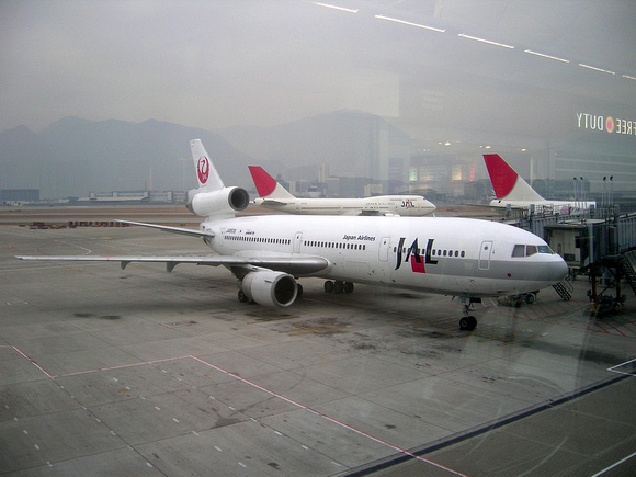 An old JAL DC-10 in old livery
