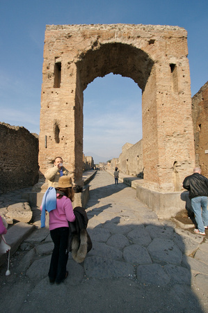 Caligula Arch at south end of Via di Mercurio.