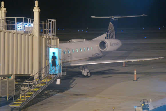 6am flight back to Houston. Another ERJ-145 N13969.