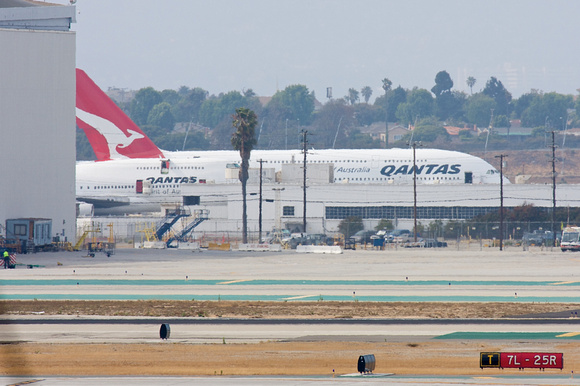 Long layover at LAX for QF's A380 and B744.