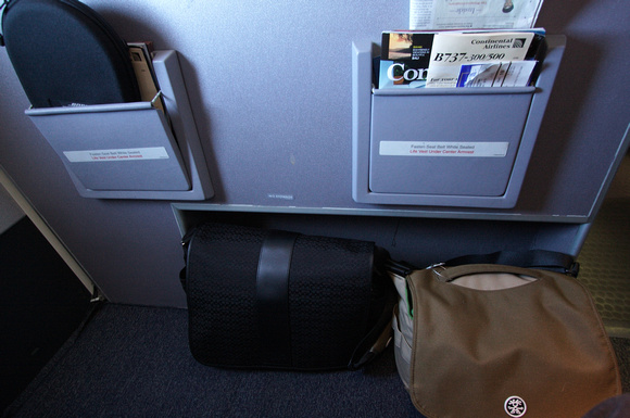 Cutout in the bulkhead on the AB side can fit two bags.