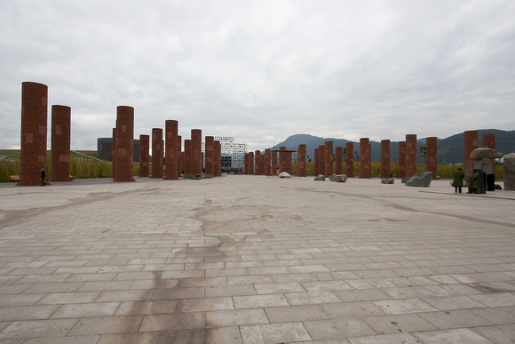 First stop, Torch Square ( 火把廣場 ), with its 56 pillars representing the ethnic groups.
