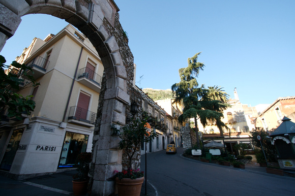 Porta Messina.