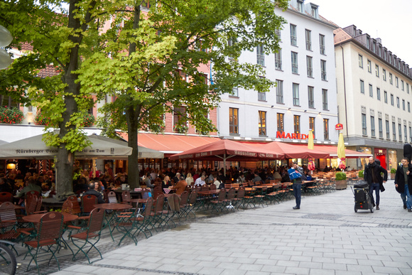 Cafes on Neuhauser Straße.