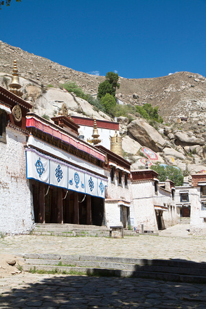 The main assembly hall at Sera Monastery.