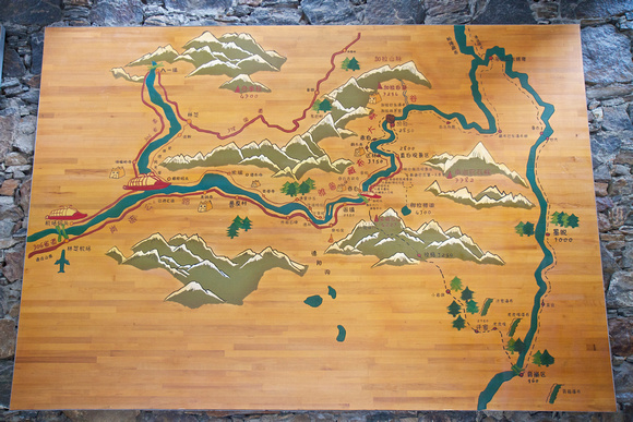 Nice map inside the Yarlung Tsangpo Grand Canyon visitor's center in Paizhen (派鎮).