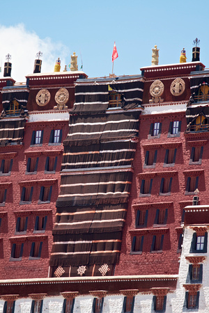 Close-up of the Red Palace in the center part.