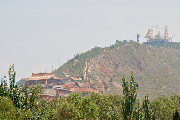 Nanchan Monastery (南禪寺) and Nanshan Park (南山公園).