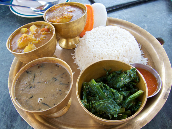 Nepali set with meat (curry chicken).