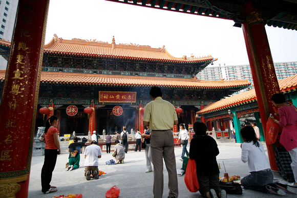 Worshippers in front of main hall.