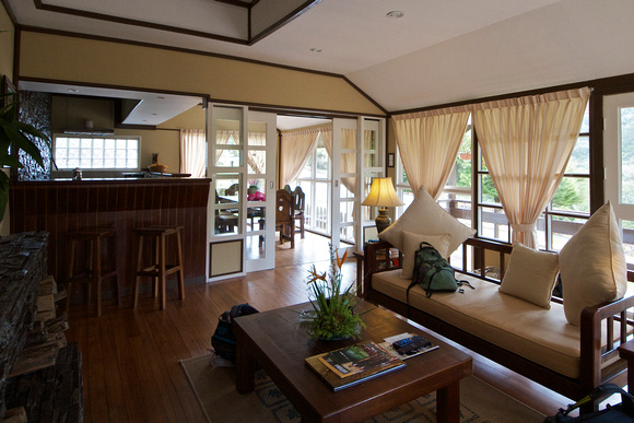 Inside the Summit Lodge at the Park HQ.   Elevation ~1,600m/5,250ft.