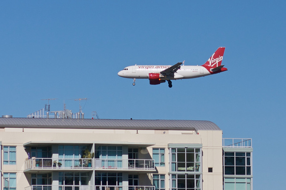 My North facing room has great view of planes approaching SAN.   VX952, a A319 from SFO.