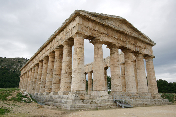 Very well preserved Doric temple with 36 columns.