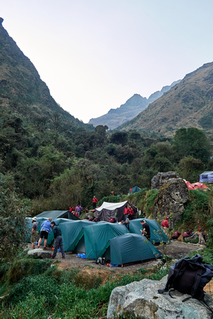 6am at Pacaymayu (3,600m/11,800ft), only pic of our tents we took