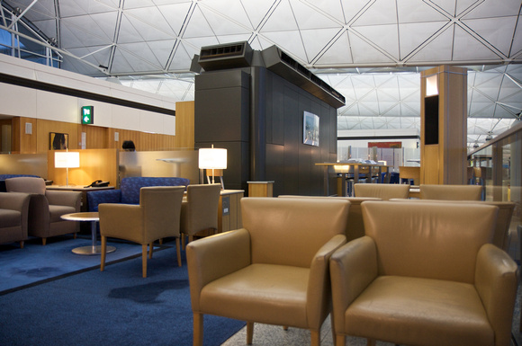 Return trip began at the Qantas Hong Kong Lounge.